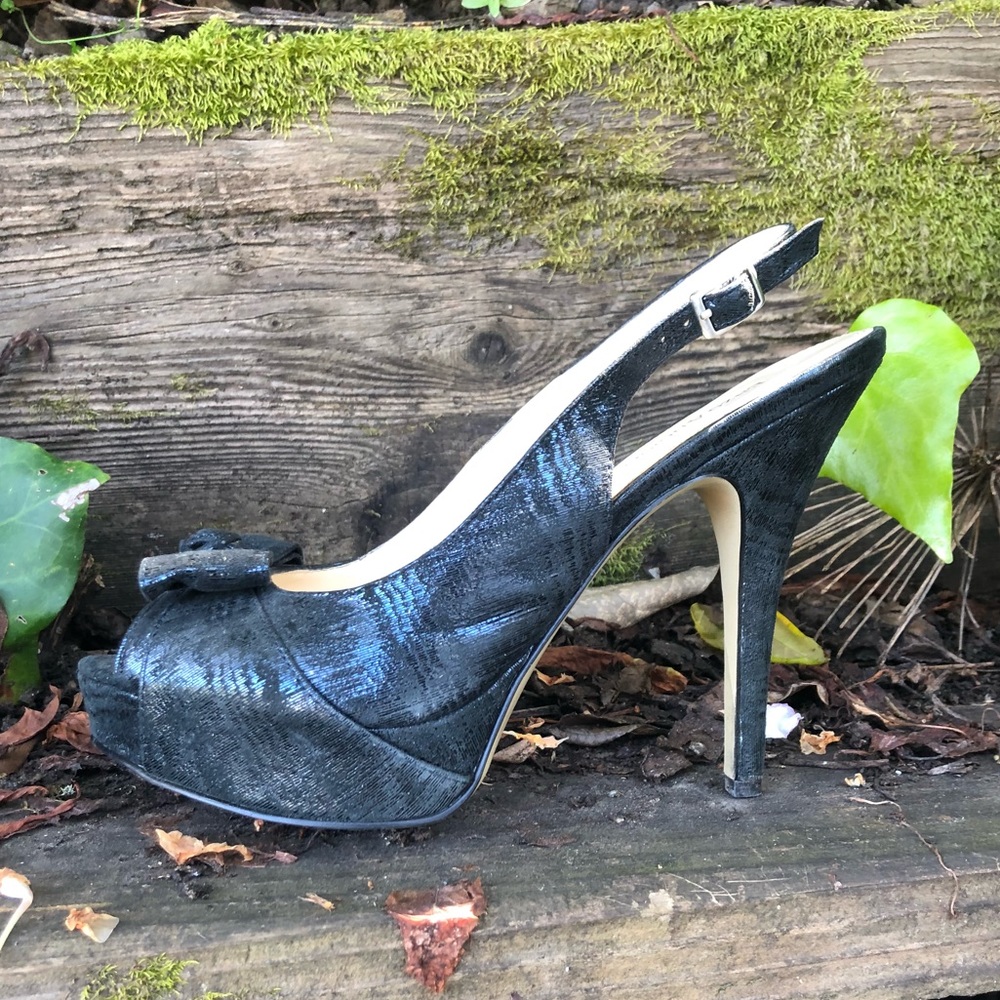 Enzo Angiolini Sweetness Peep Toe Pump size 8
